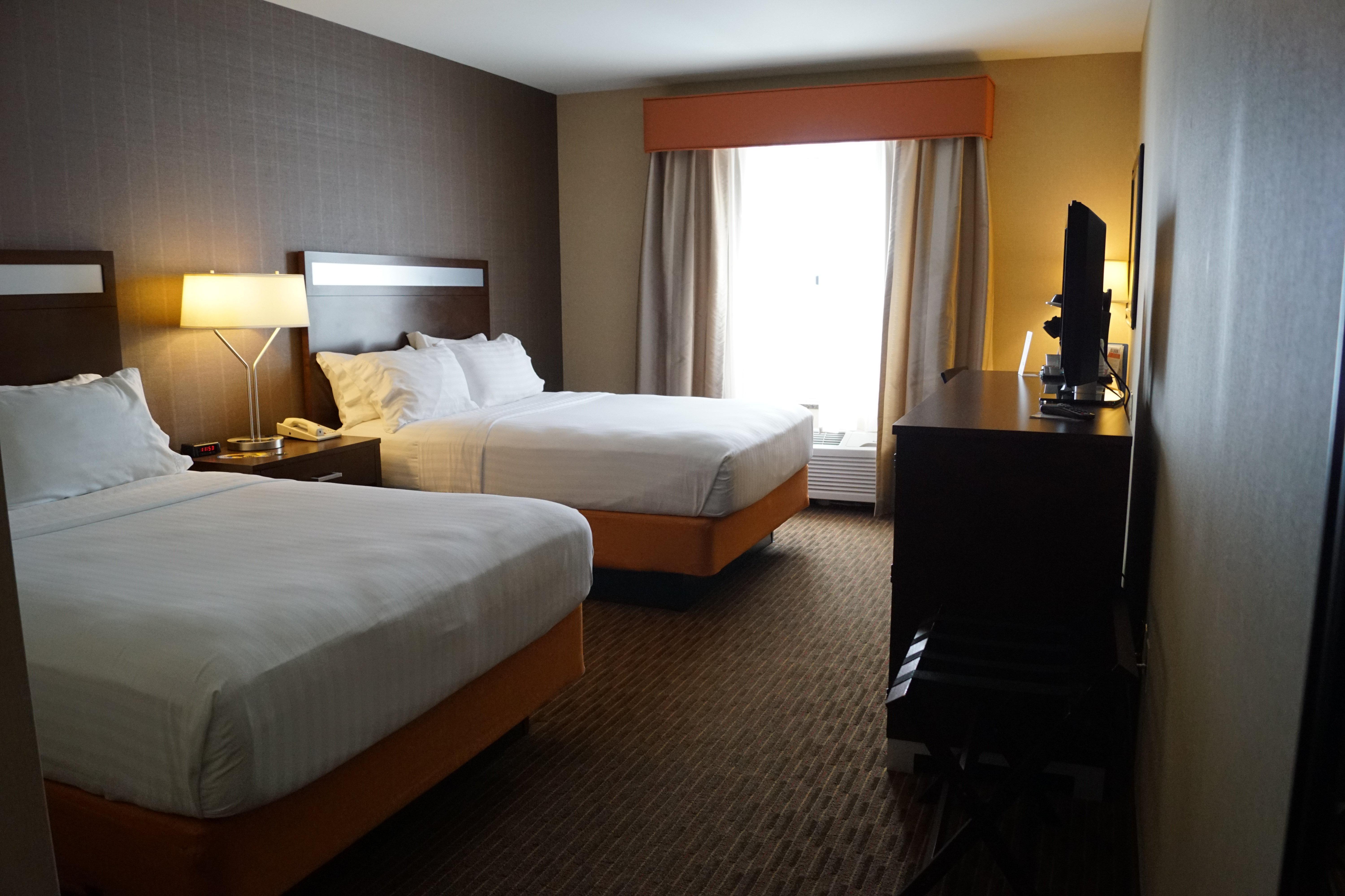 Holiday Inn Express Hotel & Suites Watertown - Thousand Islands By Ihg Exterior foto
