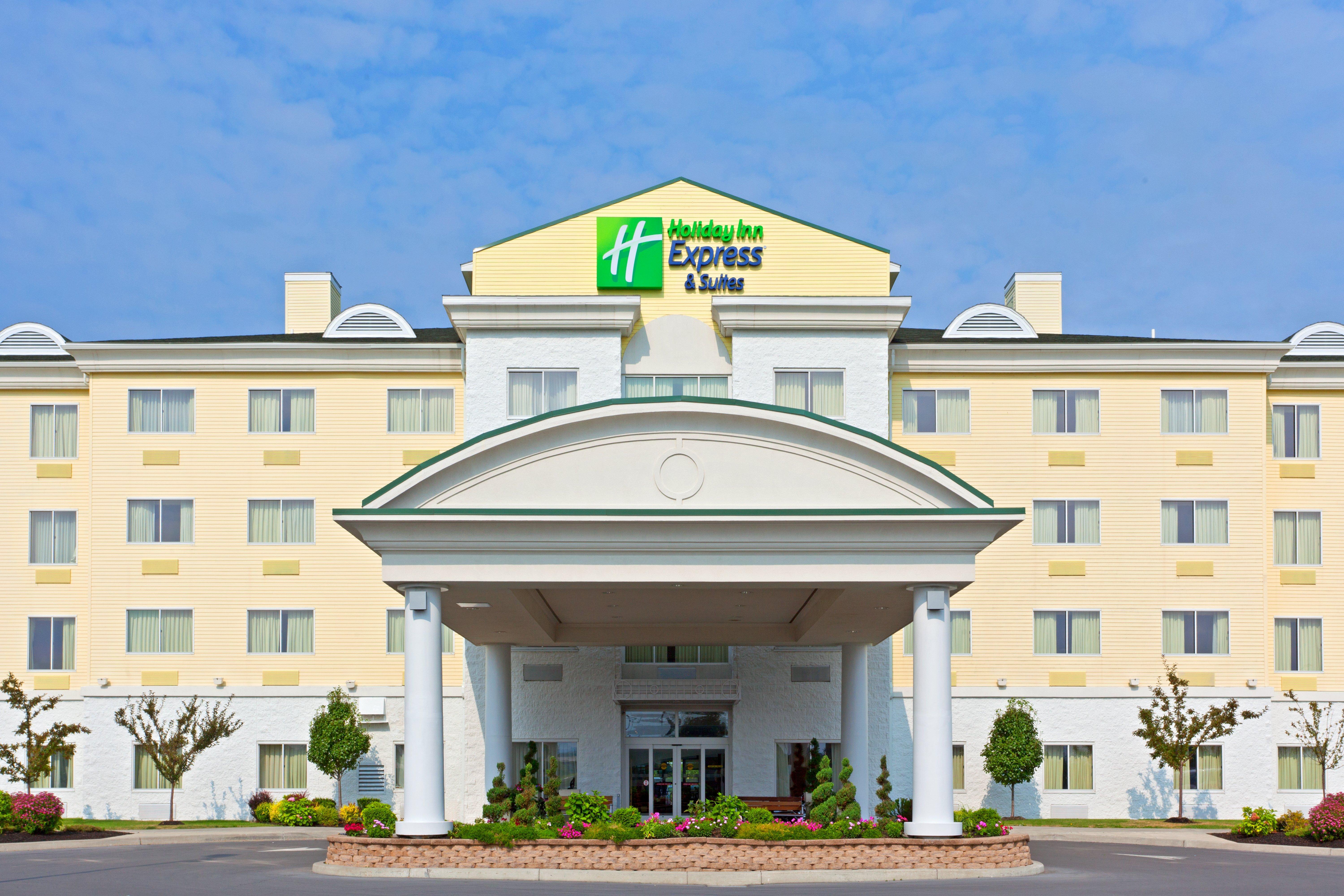 Holiday Inn Express Hotel & Suites Watertown - Thousand Islands By Ihg Exterior foto