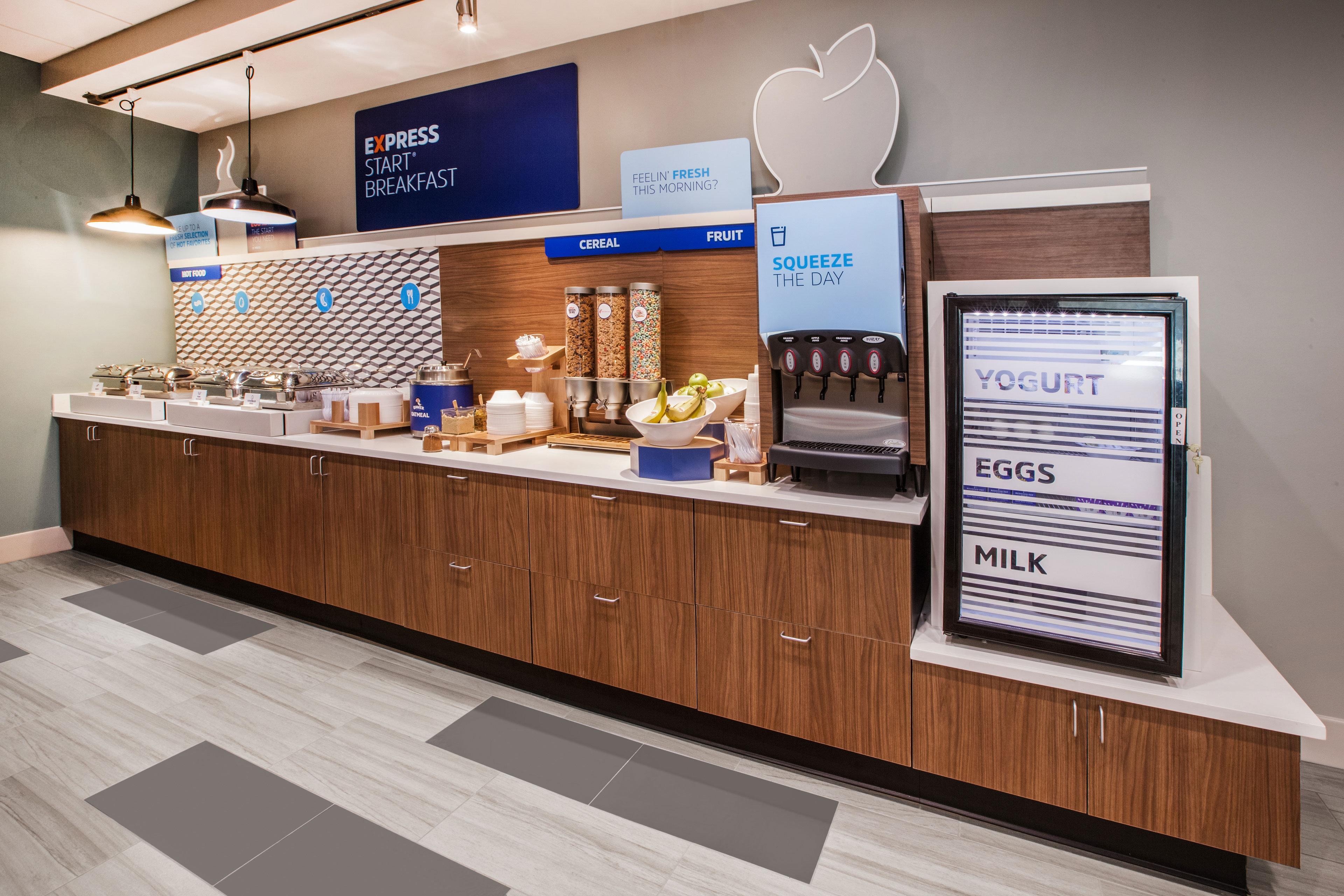 Holiday Inn Express Hotel & Suites Watertown - Thousand Islands By Ihg Exterior foto