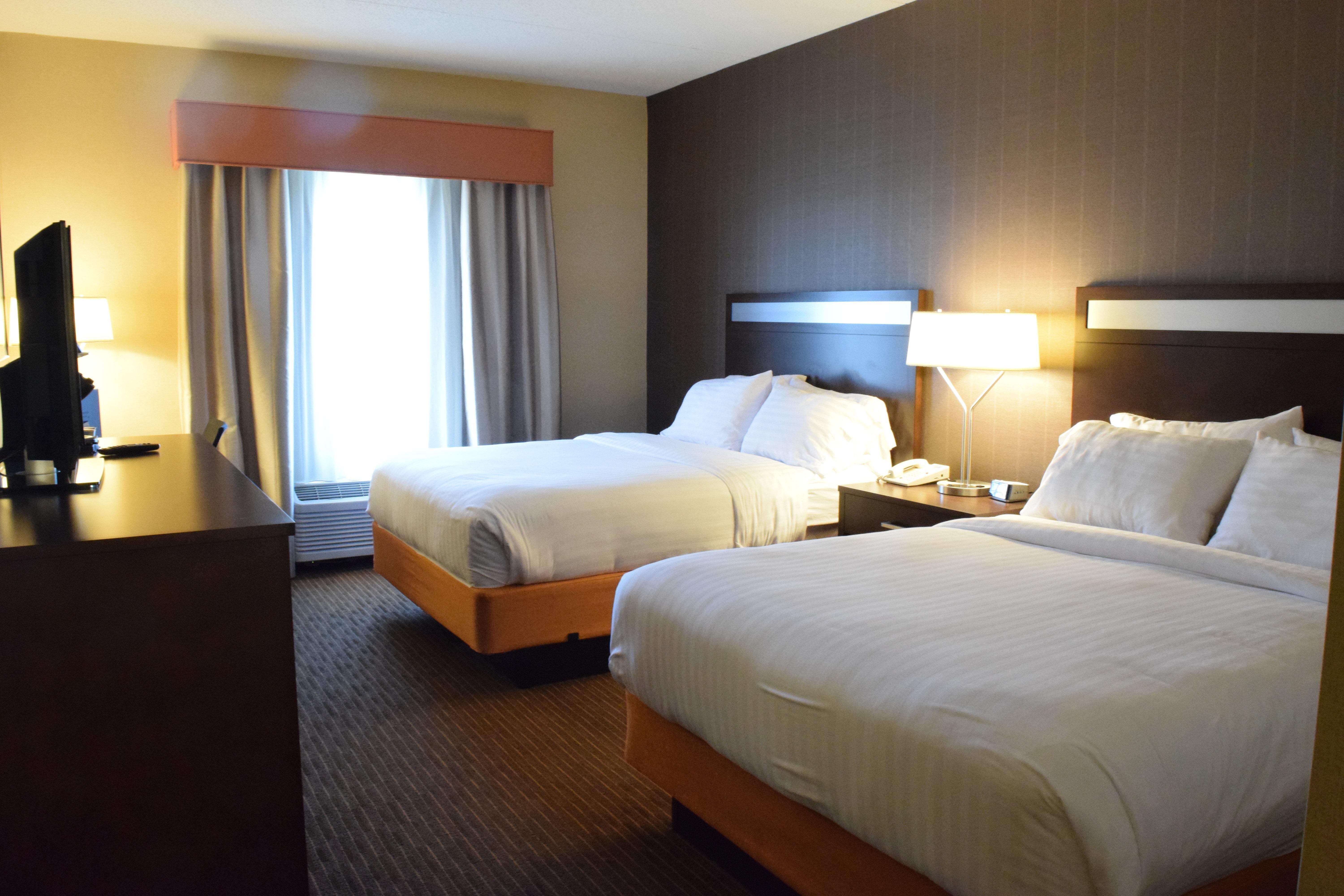 Holiday Inn Express Hotel & Suites Watertown - Thousand Islands By Ihg Exterior foto