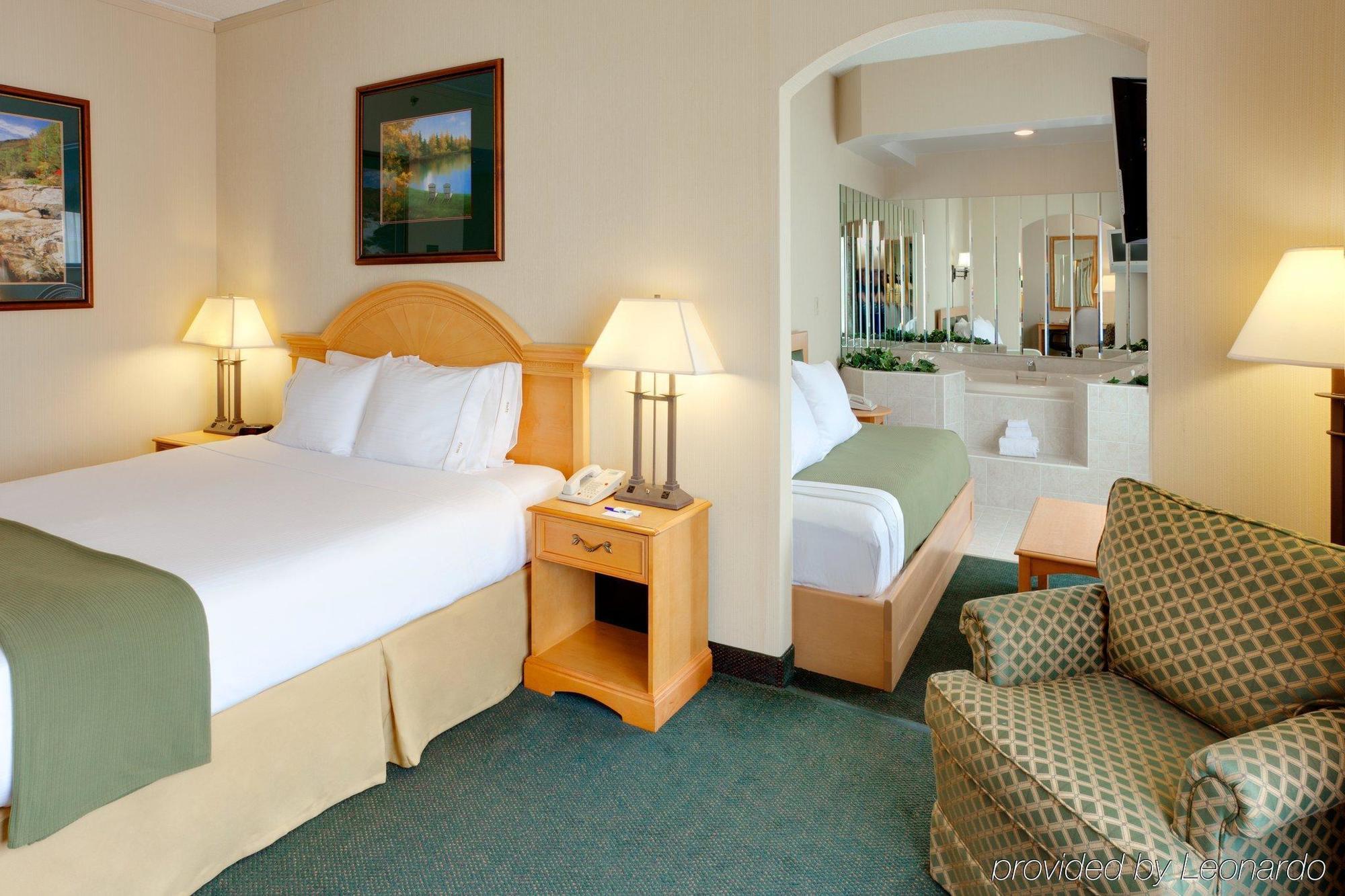 Holiday Inn Express Hotel & Suites Watertown - Thousand Islands By Ihg Quarto foto